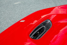 Load image into Gallery viewer, Ferrari F8 – Carbon Fiber Front air vents (2 Pieces)