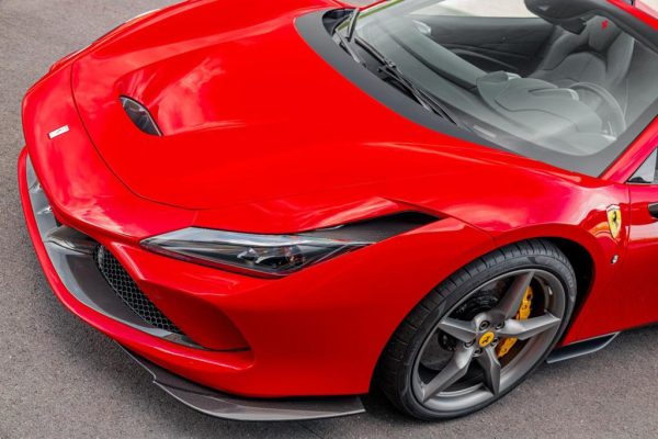 Ferrari F8 – Carbon Fiber Front air vents (2 Pieces)