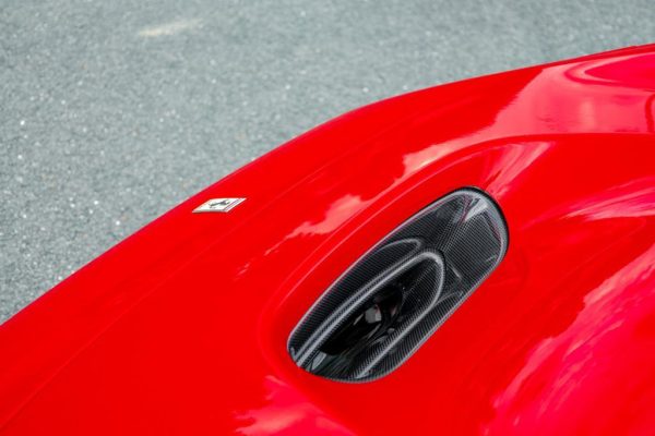Ferrari F8 – Carbon Fiber Front air vents (2 Pieces)